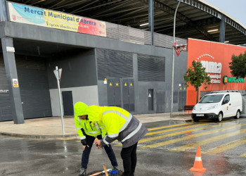 Brigada Municipal treballant en el restabliment de petites incidències provocades per les pluges intenses