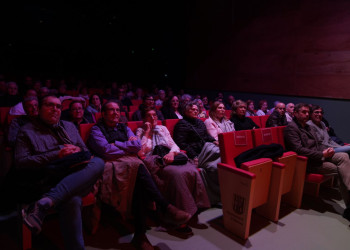 Donem el tret de sortida al XXVII Concurs de Teatre Amateur Vila d’Abrera amb 'Perfectes desconeguts' i el grup Triangle Teatre de Cornellà de Llobregat