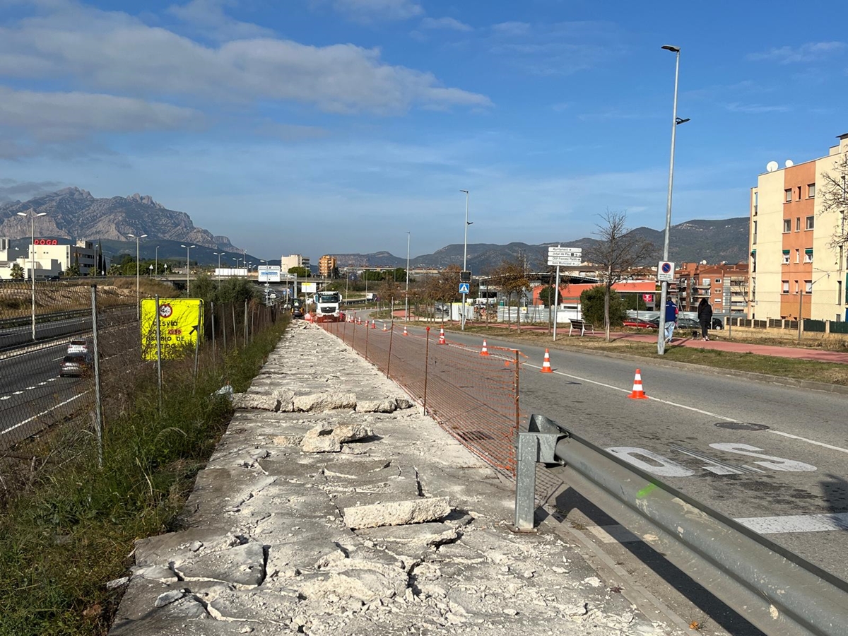 Del dimecres 10 al divendres 19 de desembre inclòs, queda tallat temporalment el carril de sortida del nucli urbà al carrer de Manresa, amnb motiu de la instal·lació de pantalles acústiques