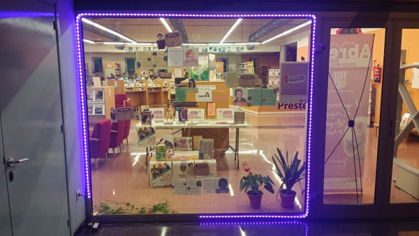 Exposició “Habitar el meu cos” - Vestíbul de la Biblioteca Josep Roca i Bros