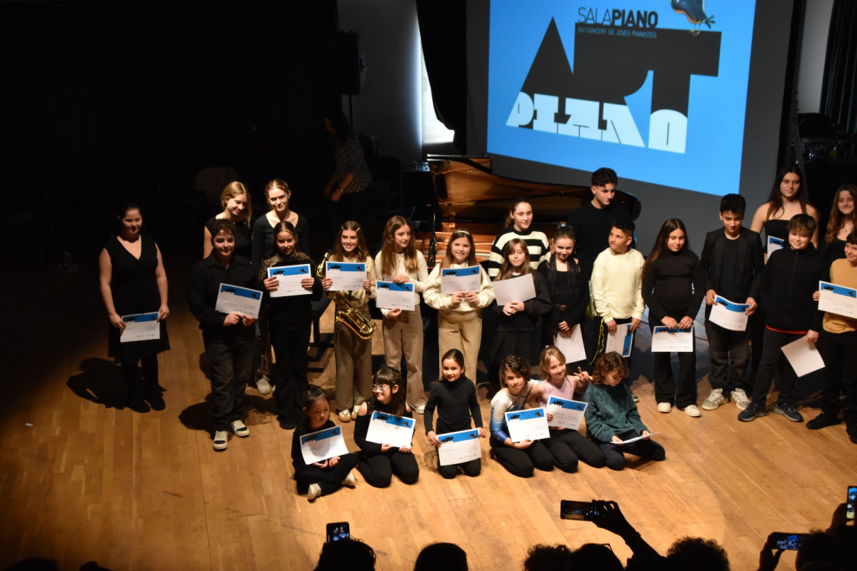 Aquest mes de març la nostra Escola Municipal de Música ha participat en la Trobada d'orquestres de corda i en l'espectacle interdisciplinari Piano Art 26