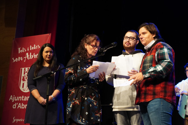 Commemorem el Dia de les Persones amb Diversitat Funcional a la Sala Municipal amb la lectura del manifest i l'espectacle del Mag Lini