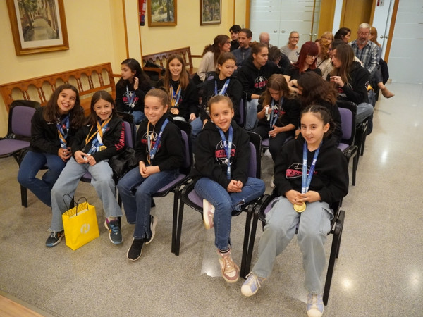 Lliurem els reconeixements esportius a les gimnastes de l'Abrera Gimnàstic Club pels darrers èxits assolits als Campionats d'Espanya i Catalunya de Gimnàstica Artística. Moltes felicitats!