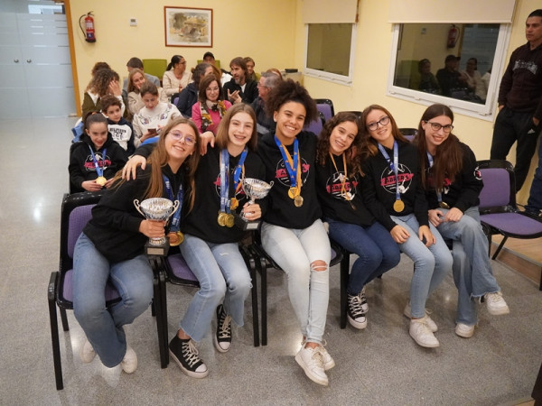 Lliurem els reconeixements esportius a les gimnastes de l'Abrera Gimnàstic Club pels darrers èxits assolits als Campionats d'Espanya i Catalunya de Gimnàstica Artística. Moltes felicitats!