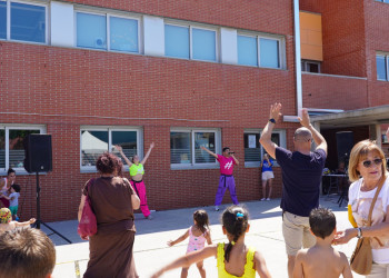 Ens graduem a Abrera! Felicitem l'alumnat de l'Escola Bressol Municipal Món Petit d'Abrera per la seva graduació i final de curs!