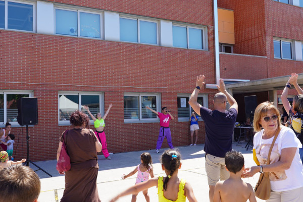 Ens graduem a Abrera! Felicitem l'alumnat de l'Escola Bressol Municipal Món Petit d'Abrera per la seva graduació i final de curs!