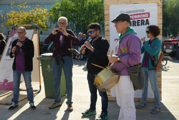 Gaudim de la 5a Fira Gastronòmica dels Porrons d’Abrera amb cuina de proximitat, bon ambient, activitats i música per a tota la família!